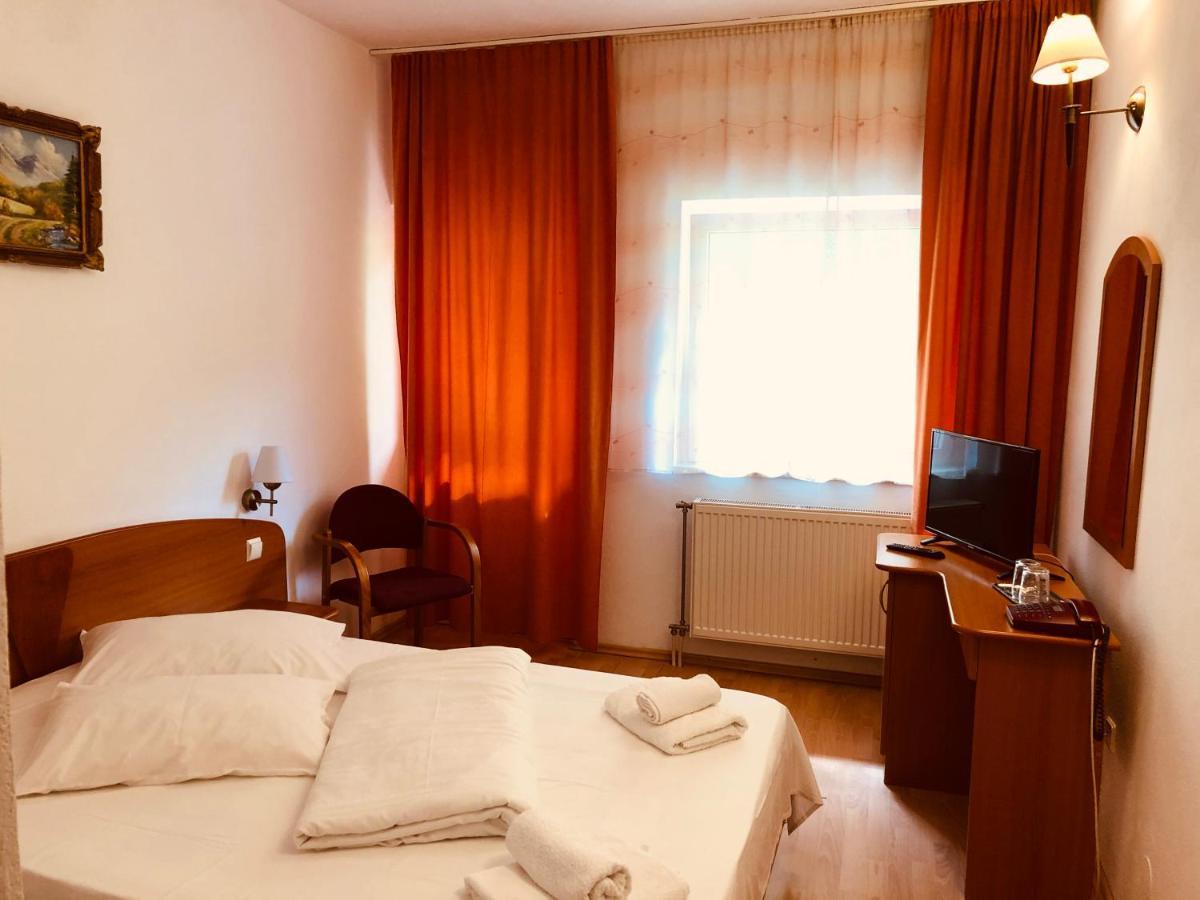 Hotel Poenita Сигишоара Экстерьер фото