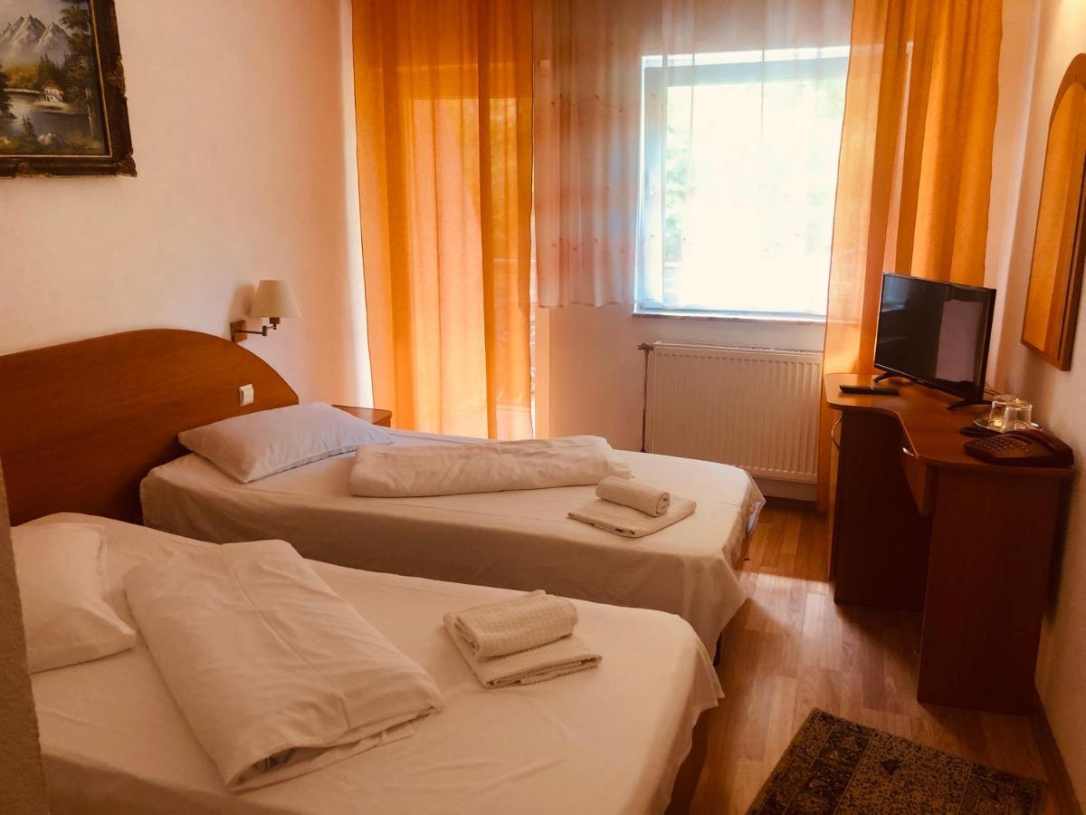 Hotel Poenita Сигишоара Экстерьер фото
